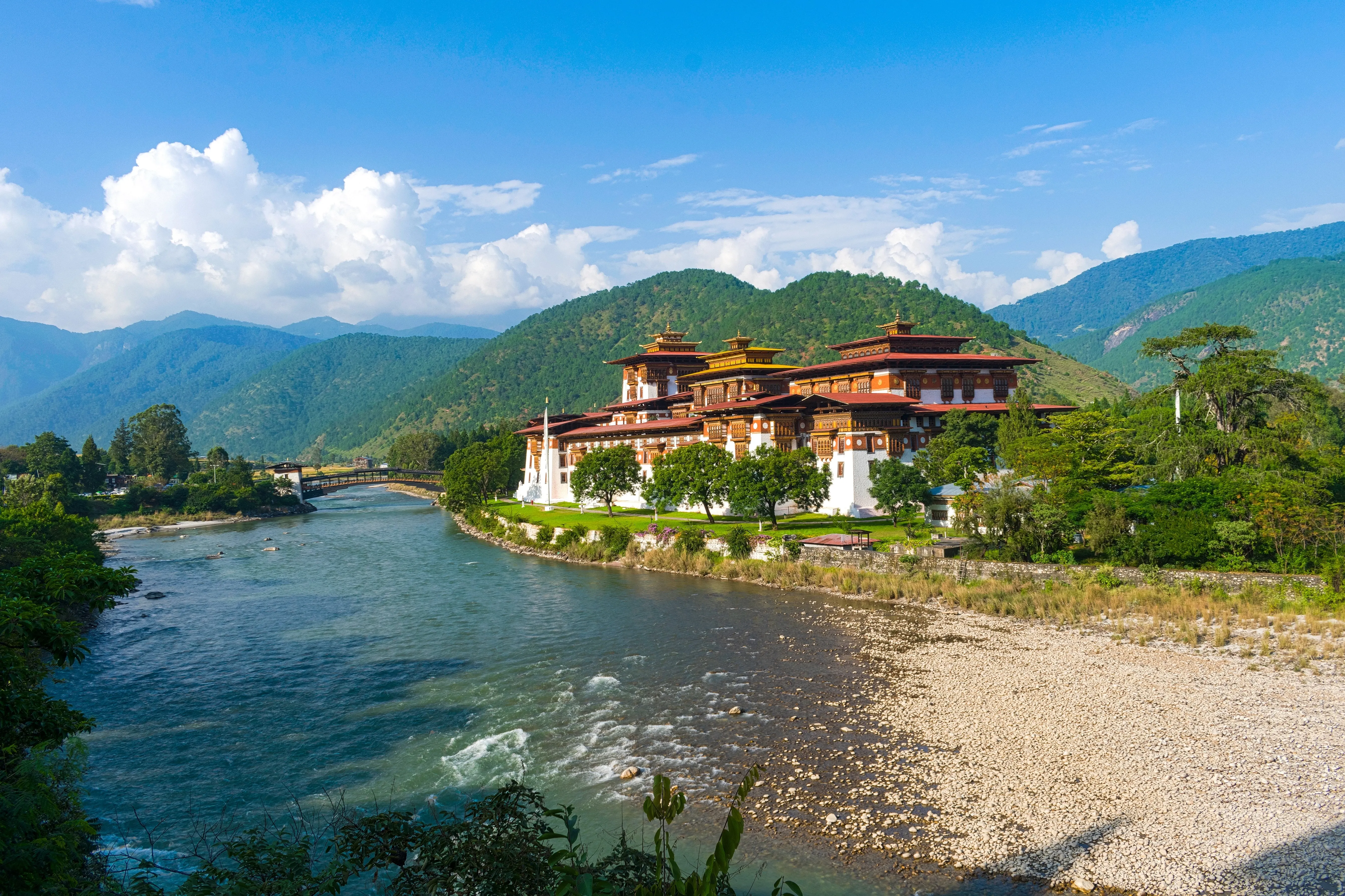 punakha dzong monastry in bhutan
