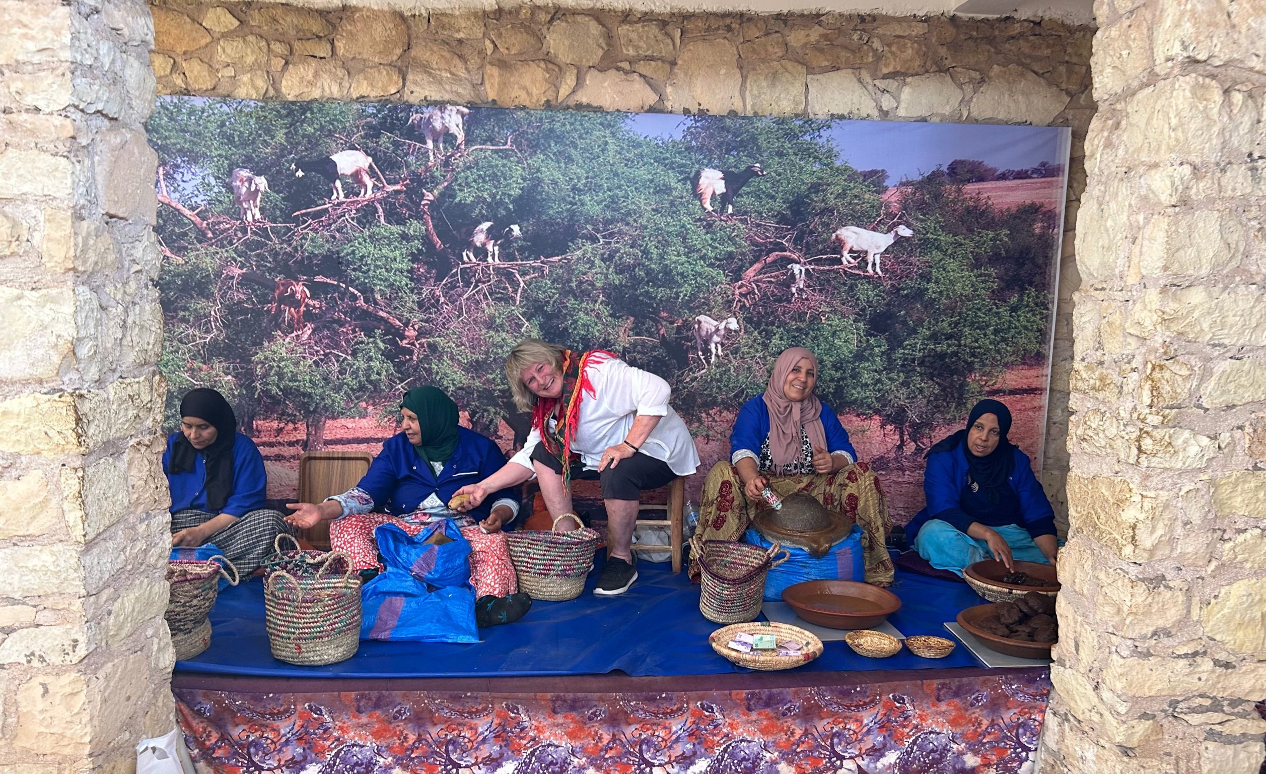 Guests weaving baskets