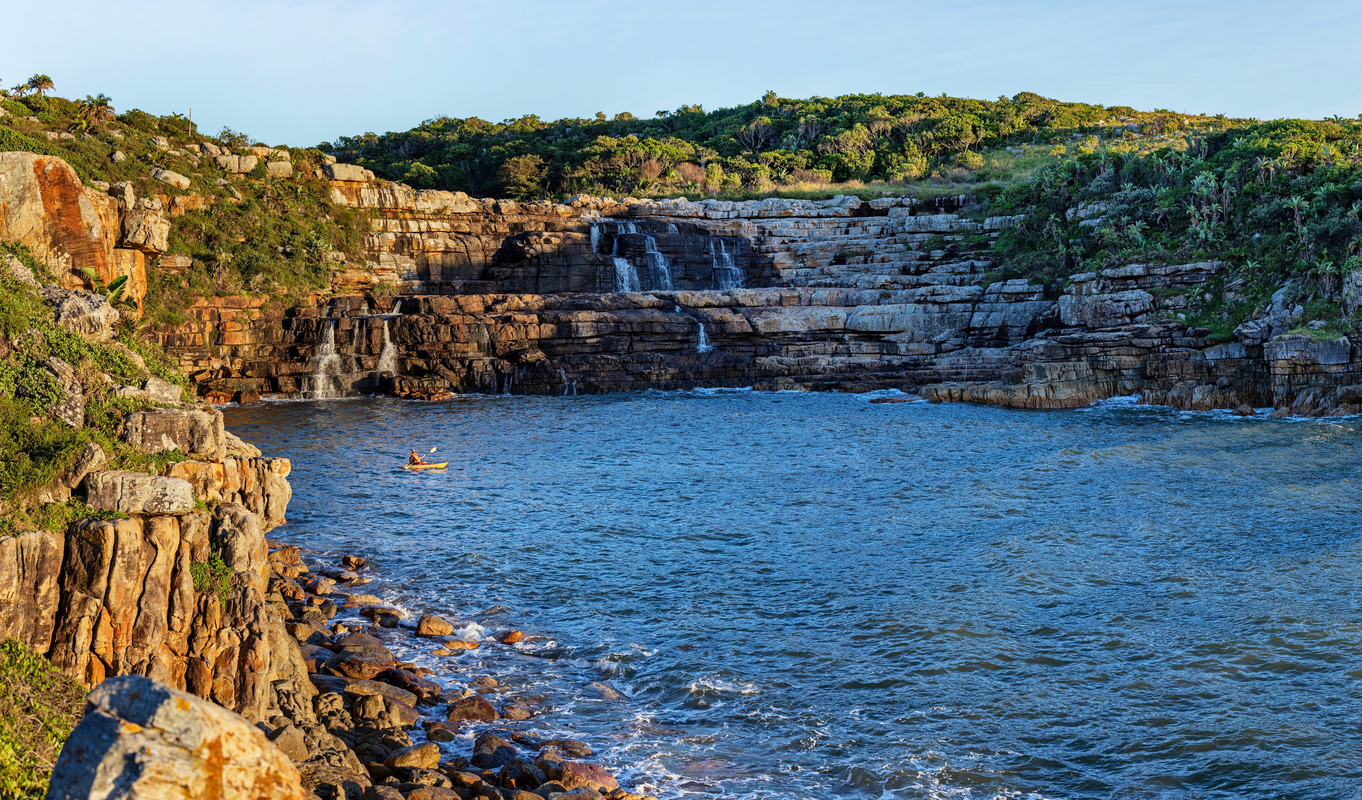 Gwegwe lodge canoeing activity