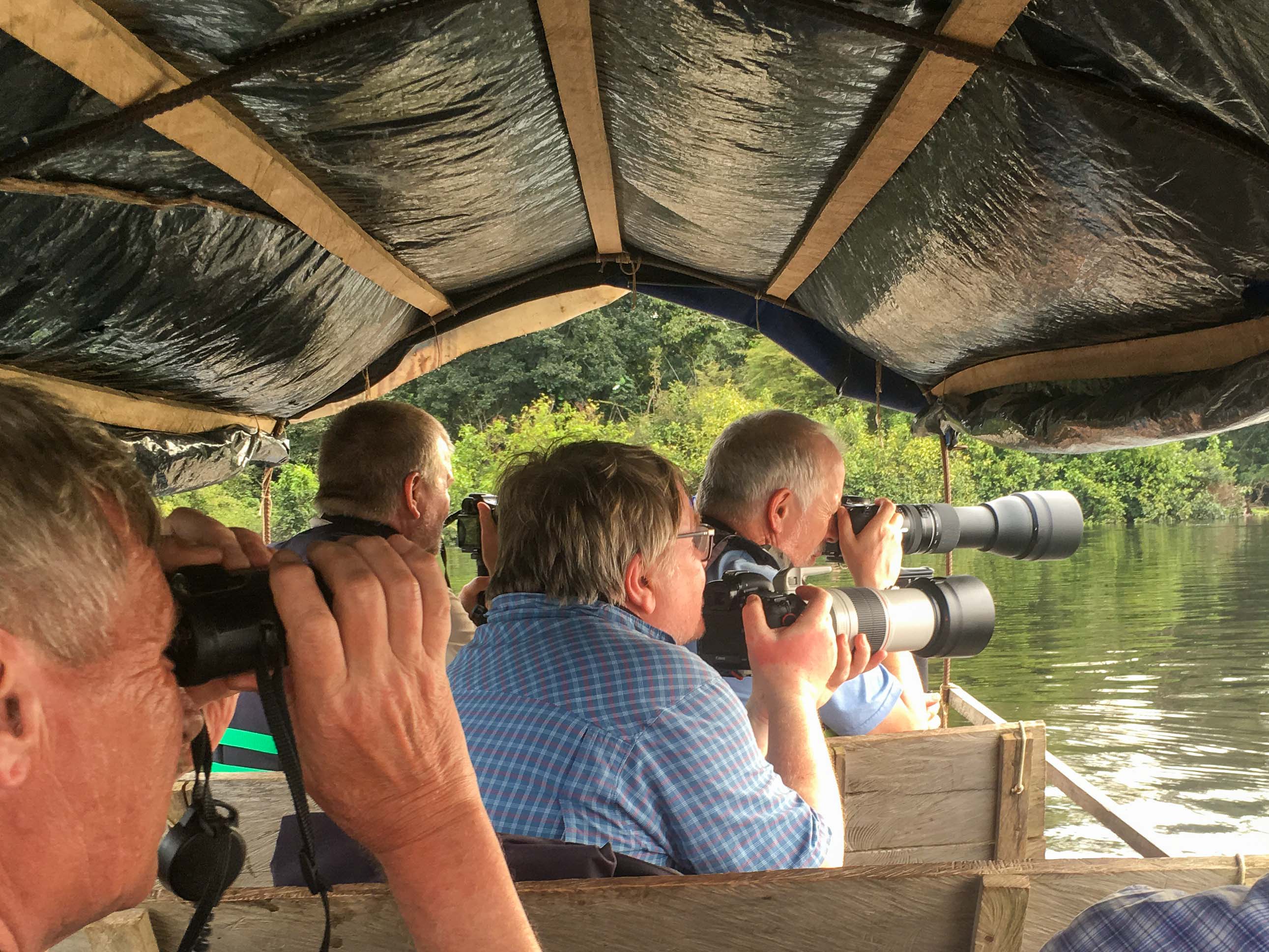 Gäste auf einem Flussausflug