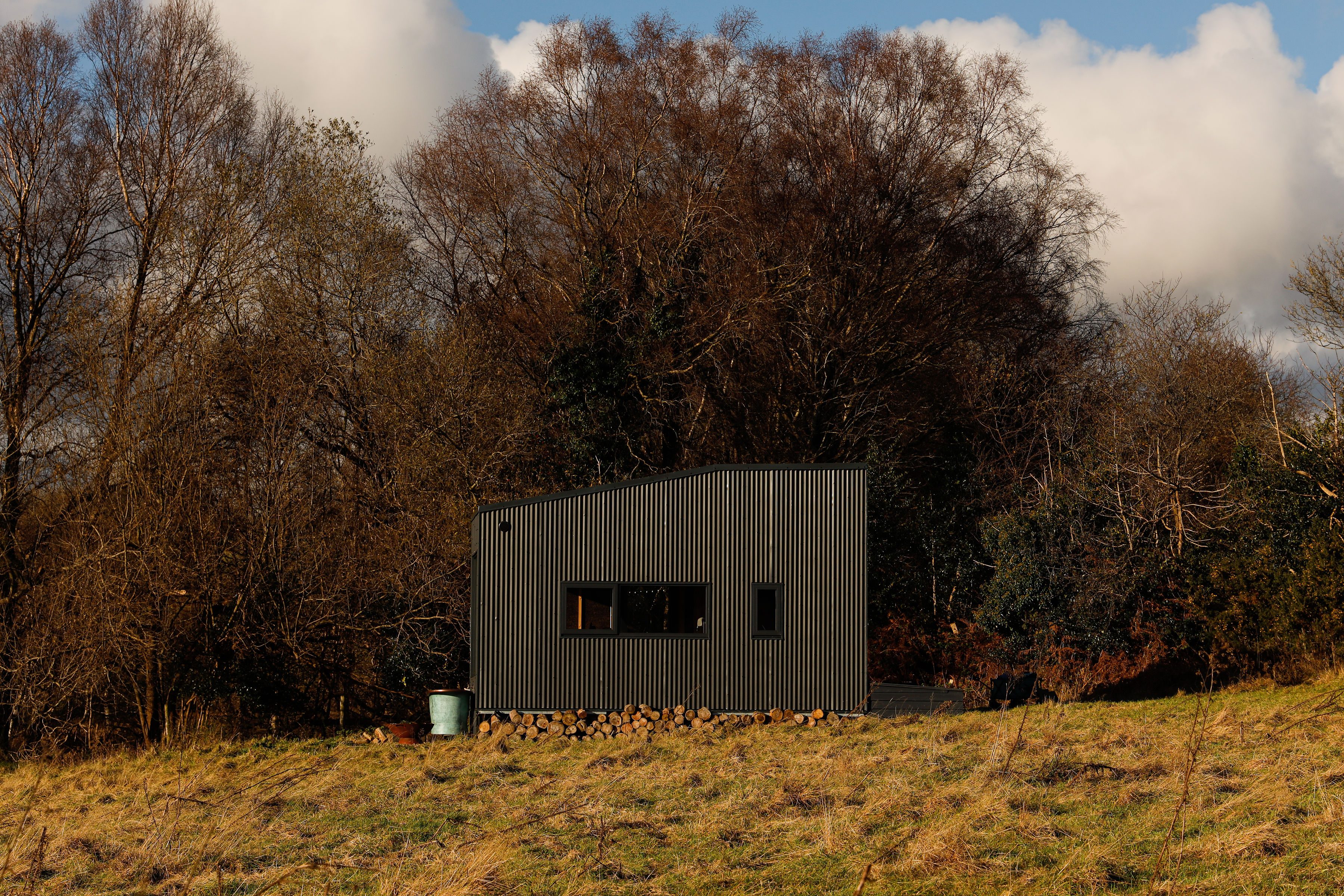 Samsu Cabin, Ireland