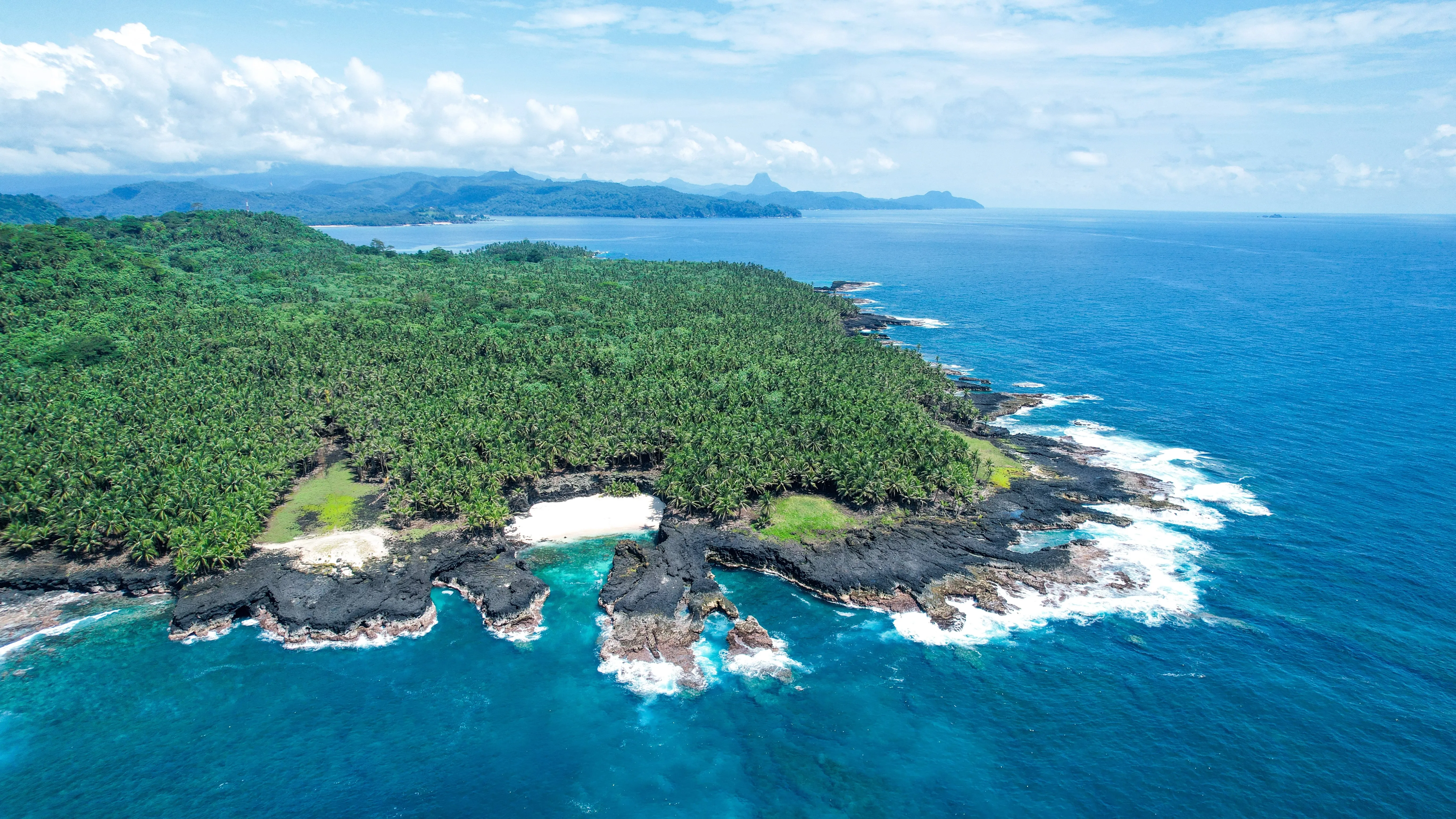 beach ilheu das rolas sao tome