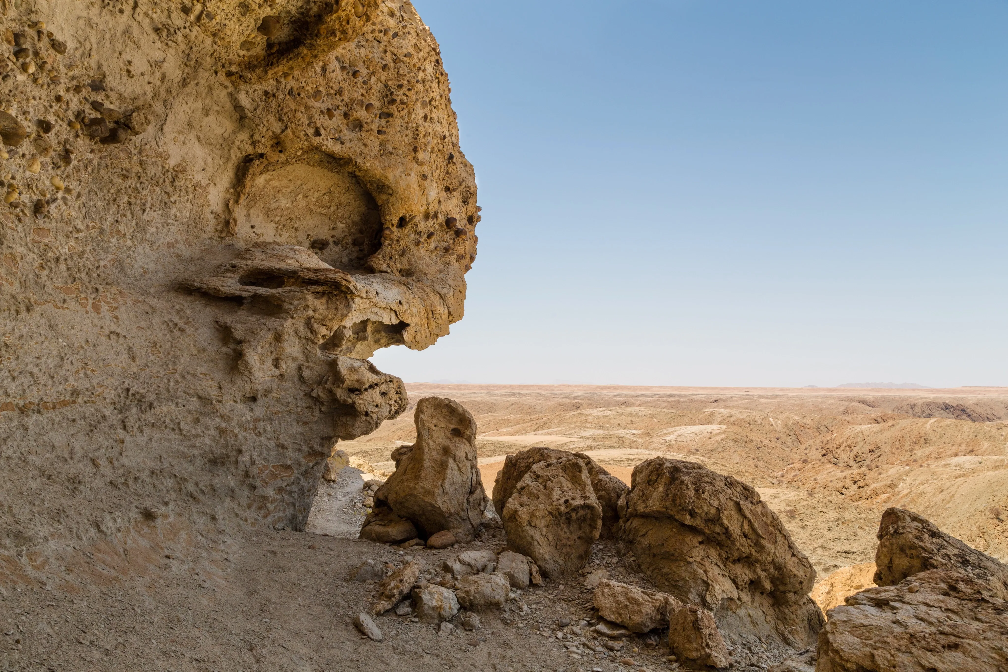 Henno Hermann shelter in namib desert