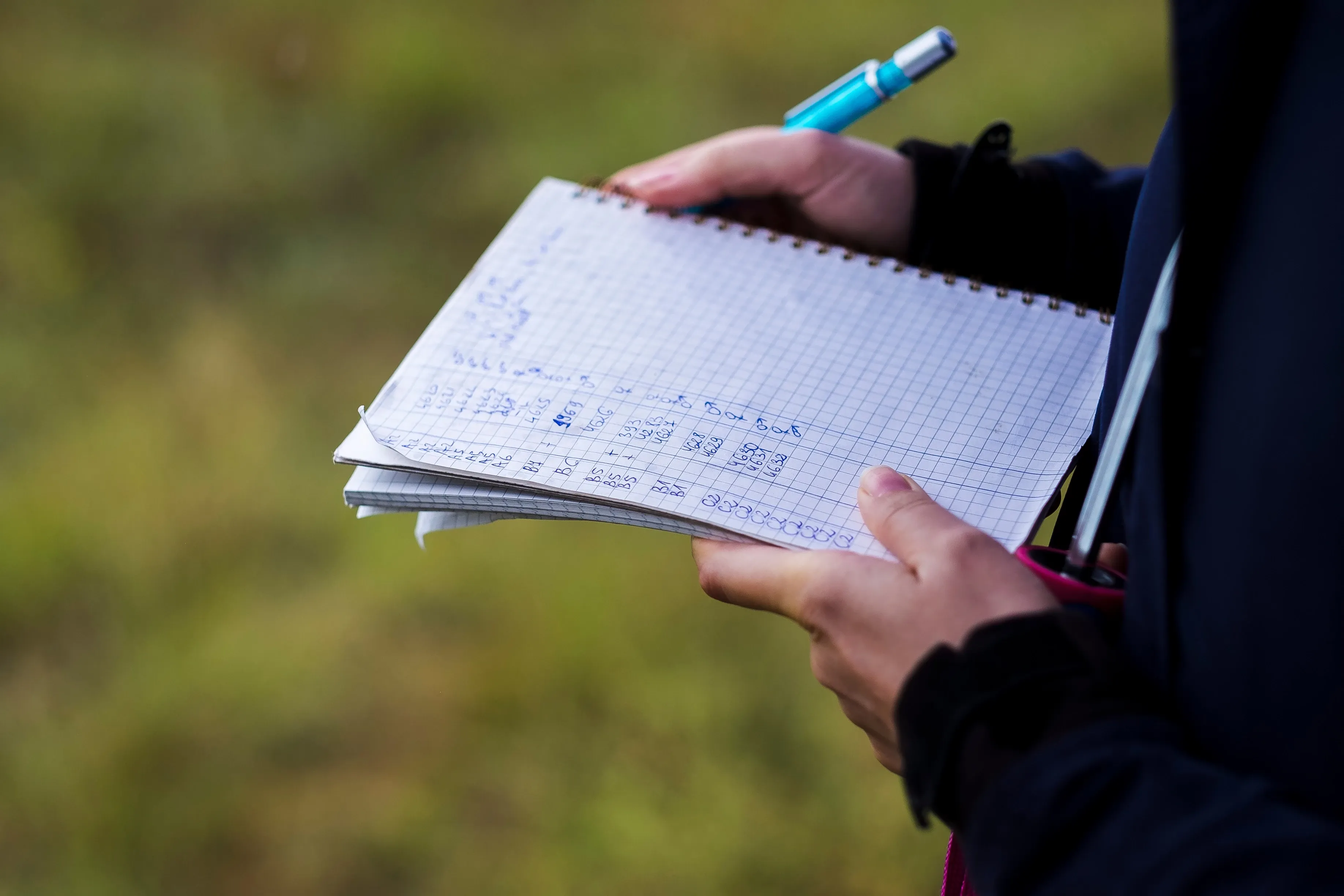 Notizblock und Bleistift