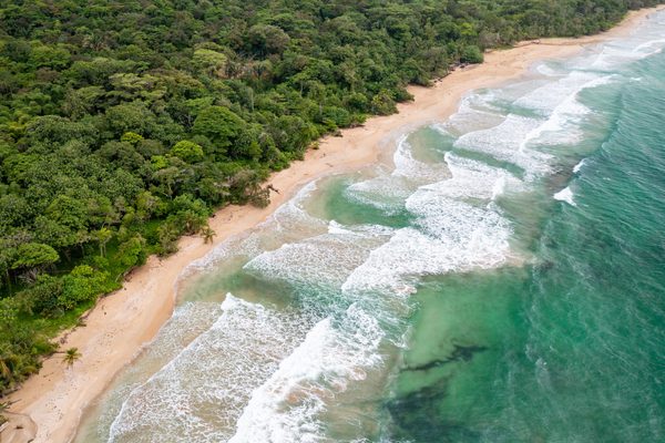 bocas del toro coastline
