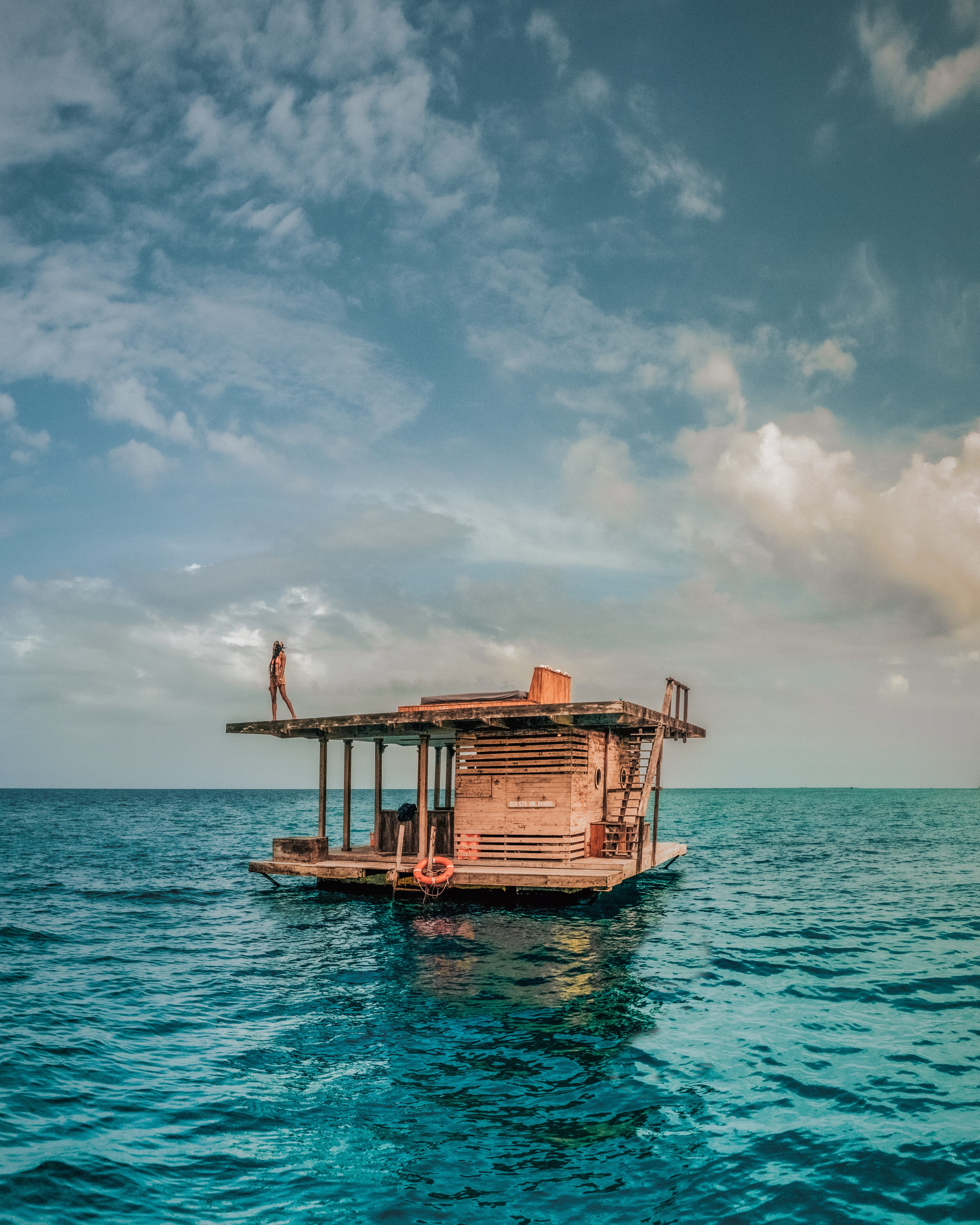 sunrise under water room