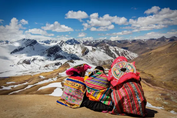 peru anden women sitting conscious explorer