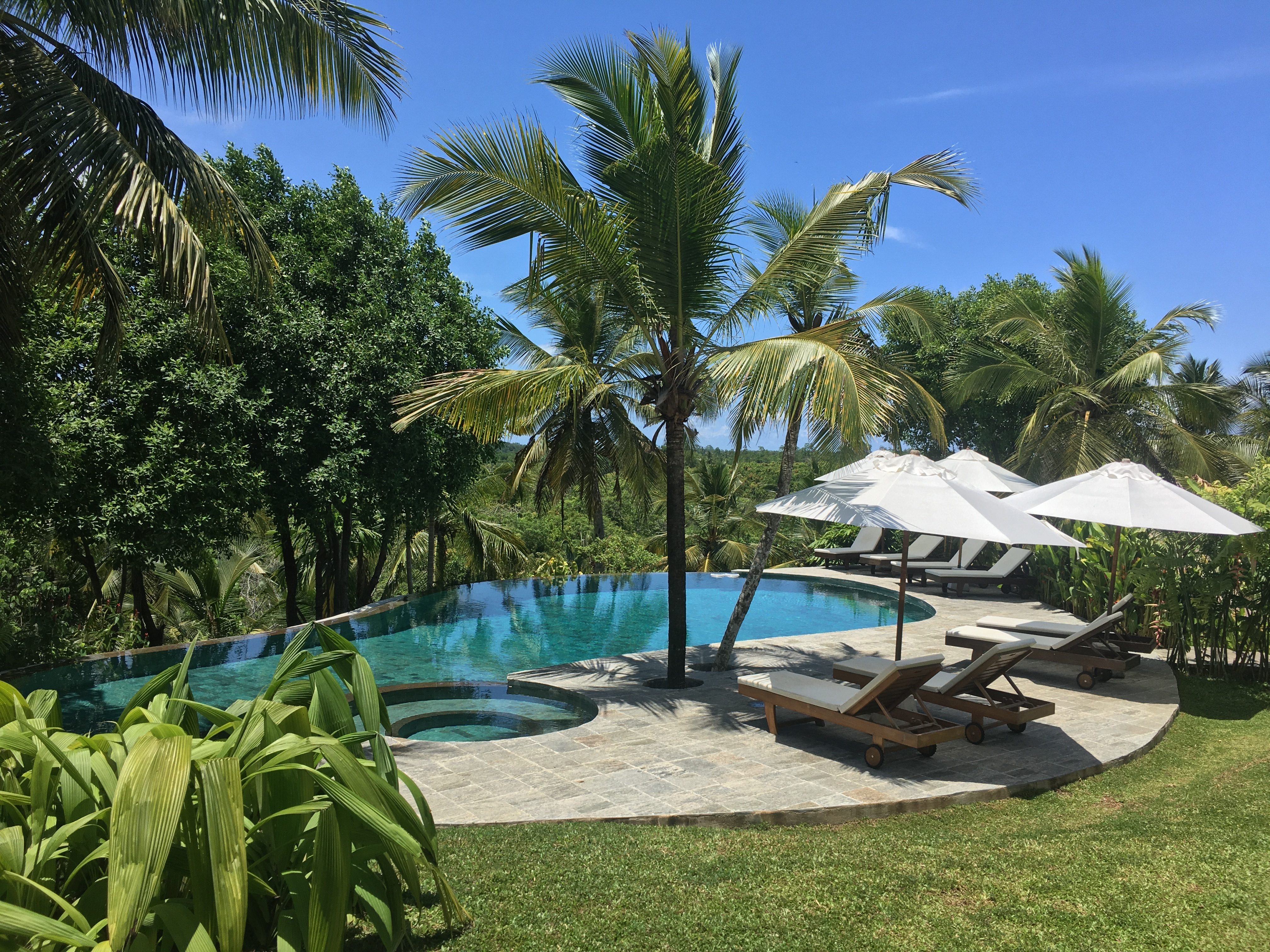 tekanda lodge pool area