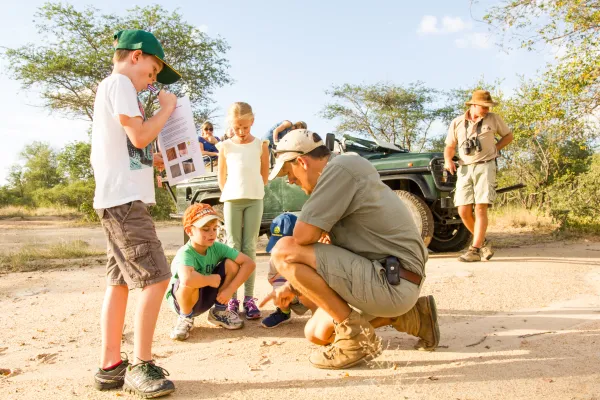 guide showing children how to identify tracks