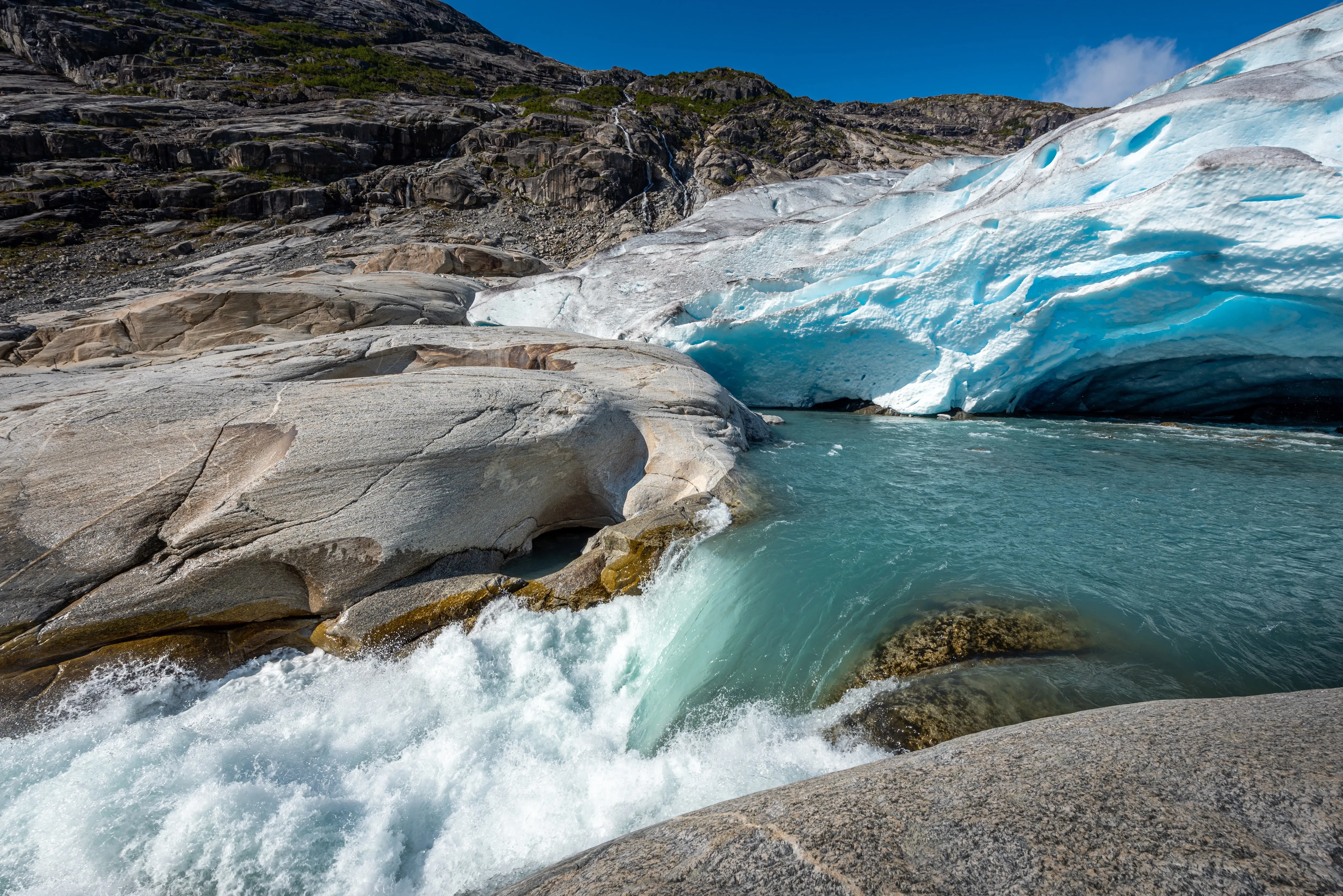 Nigardsbreen glacier melting