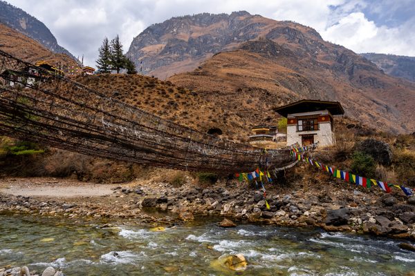 Traditionelle bhutanische Brücke